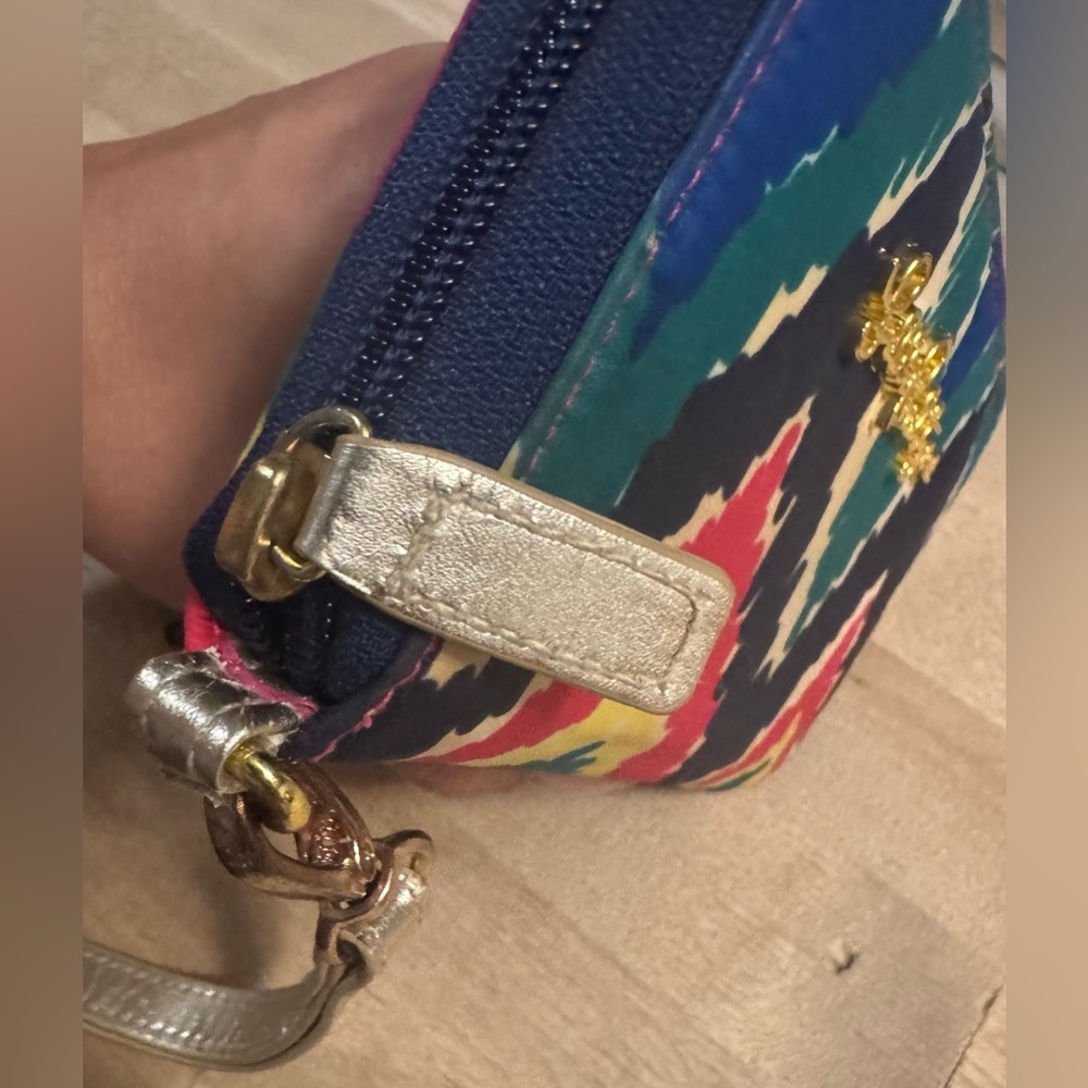 Lilly Pulitzer Chevron colorful wallet - Picture 9 of 12